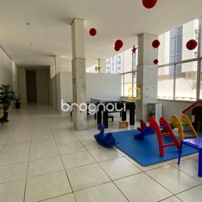 Apartamento com 144m², 3 quartos (sendo 1 suíte), 1 garagem, no bairro Centro em Florianópolis