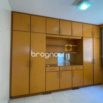 Apartamento com 144m², 3 quartos (sendo 1 suíte), 1 garagem, no bairro Centro em Florianópolis