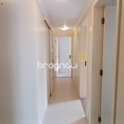 Cobertura com 108m², 3 quartos (sendo 1 suíte), 1 garagem, no bairro Jurerê em Florianópolis