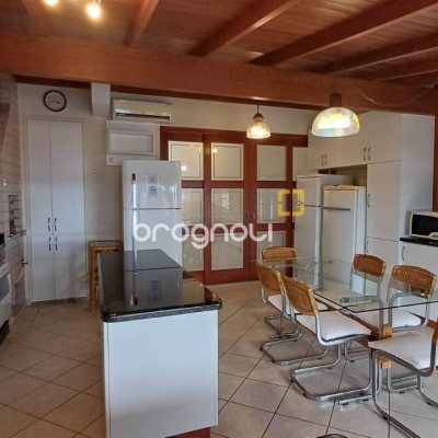 Cobertura com 108m², 3 quartos (sendo 1 suíte), 1 garagem, no bairro Jurerê em Florianópolis