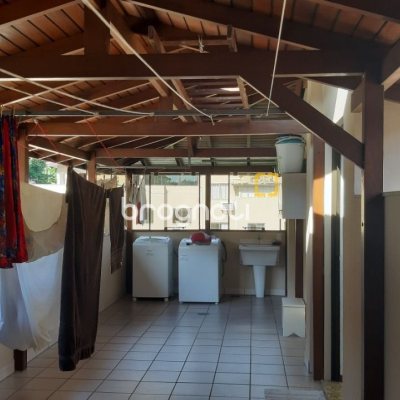 Cobertura com 108m², 3 quartos (sendo 1 suíte), 1 garagem, no bairro Jurerê em Florianópolis