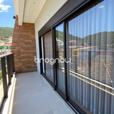 Studio com 48m², 1 quarto (sendo 1 suíte), 1 garagem, no bairro Saco Grande em Florianópolis