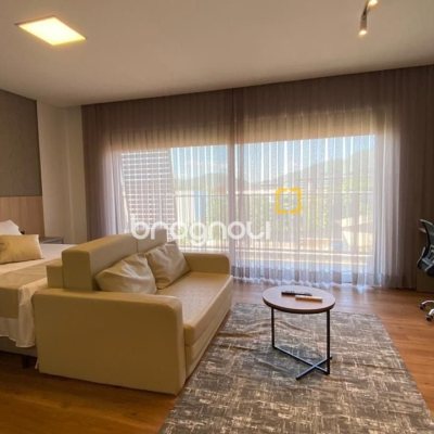 Studio com 48m², 1 quarto (sendo 1 suíte), 1 garagem, no bairro Saco Grande em Florianópolis