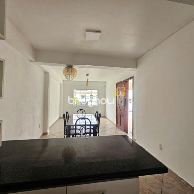 Casa com 258m², 6 quartos (sendo 2 suítes), 2 garagens, no bairro Barreiros em São José
