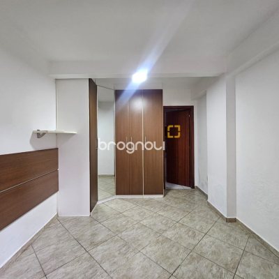 Casa com 258m², 6 quartos (sendo 2 suítes), 2 garagens, no bairro Barreiros em São José