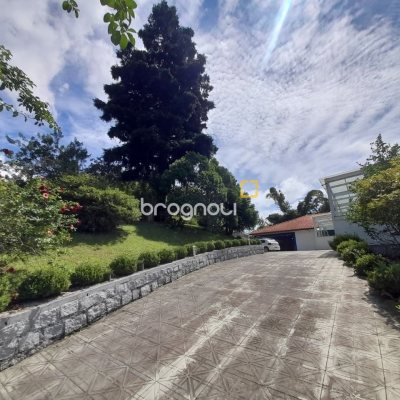 Casa com 340m², 4 garagens, no bairro Jardim Janaina em Biguaçu