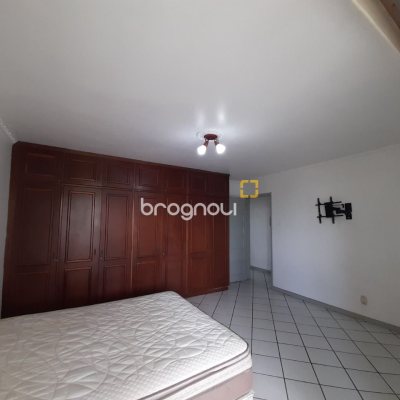 Casa com 340m², 4 garagens, no bairro Jardim Janaina em Biguaçu
