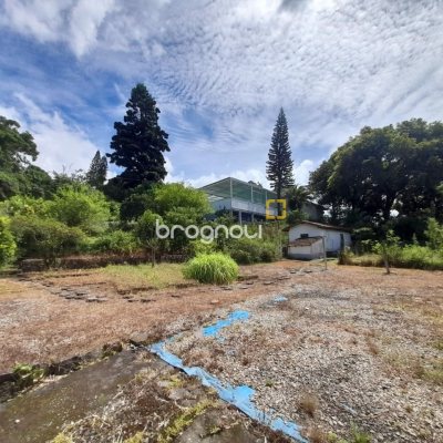 Casa com 340m², 4 garagens, no bairro Jardim Janaina em Biguaçu