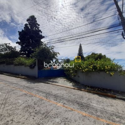 Casa com 340m², 4 garagens, no bairro Jardim Janaina em Biguaçu