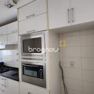 Apartamento com 59m², 2 quartos, 1 garagem, no bairro Barreiros em São José