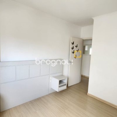Apartamento com 59m², 2 quartos, 1 garagem, no bairro Barreiros em São José