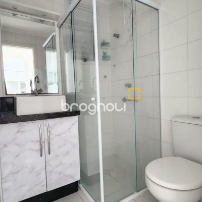 Apartamento com 59m², 2 quartos, 1 garagem, no bairro Barreiros em São José
