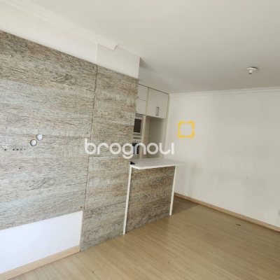 Apartamento com 59m², 2 quartos, 1 garagem, no bairro Barreiros em São José