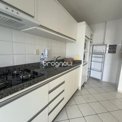 Apartamento com 80m², 2 quartos (sendo 1 suíte), 1 garagem, no bairro Trindade em Florianópolis
