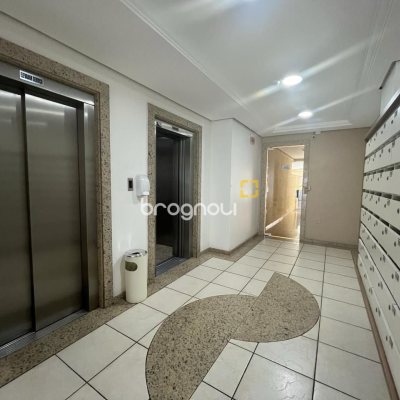 Apartamento com 80m², 2 quartos (sendo 1 suíte), 1 garagem, no bairro Trindade em Florianópolis