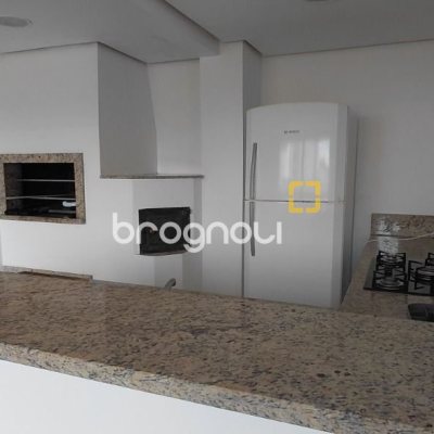 Apartamento com 80m², 2 quartos (sendo 1 suíte), 1 garagem, no bairro Trindade em Florianópolis