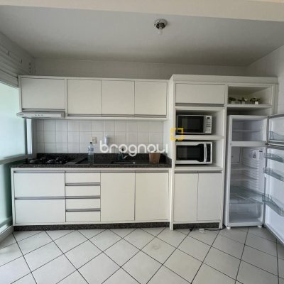 Apartamento com 80m², 2 quartos (sendo 1 suíte), 1 garagem, no bairro Trindade em Florianópolis