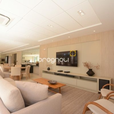 Apartamento com 71m², 2 quartos (sendo 1 suíte), 1 garagem, no bairro Cachoeira do Bom Jesus em Florianópolis