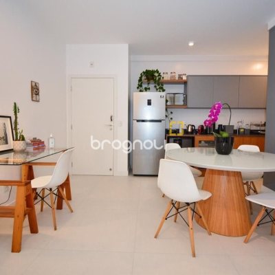 Apartamento com 71m², 2 quartos (sendo 1 suíte), 1 garagem, no bairro Cachoeira do Bom Jesus em Florianópolis