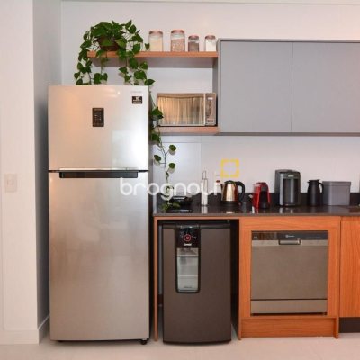 Apartamento com 71m², 2 quartos (sendo 1 suíte), 1 garagem, no bairro Cachoeira do Bom Jesus em Florianópolis