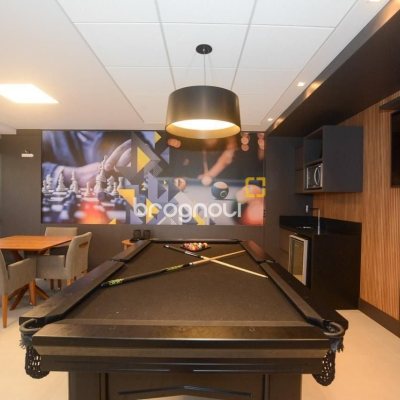 Apartamento com 71m², 2 quartos (sendo 1 suíte), 1 garagem, no bairro Cachoeira do Bom Jesus em Florianópolis