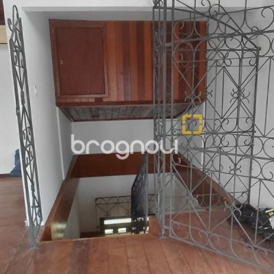 Casa com 246m², 3 quartos (sendo 1 suíte), 2 garagens, no bairro Trindade em Florianópolis