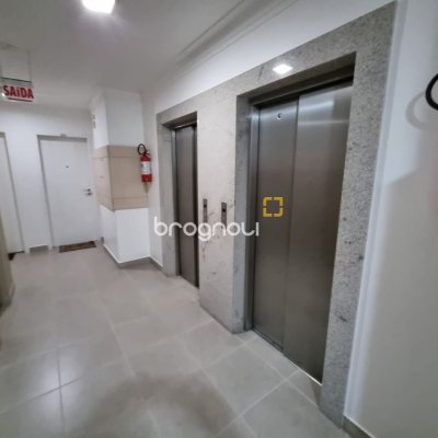 Apartamento com 190m², 3 quartos (sendo 1 suíte), 2 garagens, no bairro Kobrasol em São José