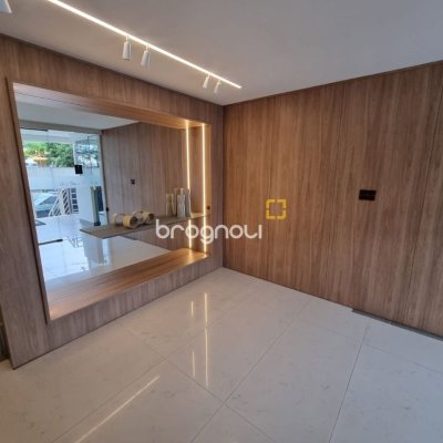 Apartamento com 190m², 3 quartos (sendo 1 suíte), 2 garagens, no bairro Kobrasol em São José