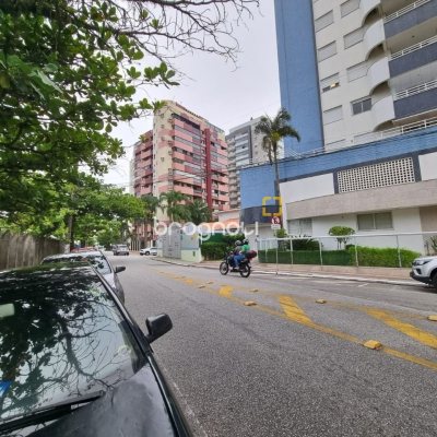 Apartamento com 190m², 3 quartos (sendo 1 suíte), 2 garagens, no bairro Kobrasol em São José