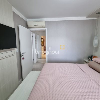 Apartamento com 190m², 3 quartos (sendo 1 suíte), 2 garagens, no bairro Kobrasol em São José