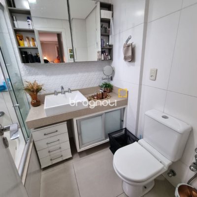 Apartamento com 190m², 3 quartos (sendo 1 suíte), 2 garagens, no bairro Kobrasol em São José