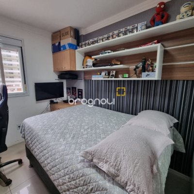 Apartamento com 190m², 3 quartos (sendo 1 suíte), 2 garagens, no bairro Kobrasol em São José