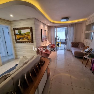 Apartamento com 190m², 3 quartos (sendo 1 suíte), 2 garagens, no bairro Kobrasol em São José