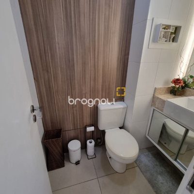 Apartamento com 190m², 3 quartos (sendo 1 suíte), 2 garagens, no bairro Kobrasol em São José
