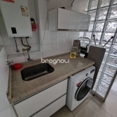 Apartamento com 190m², 3 quartos (sendo 1 suíte), 2 garagens, no bairro Kobrasol em São José