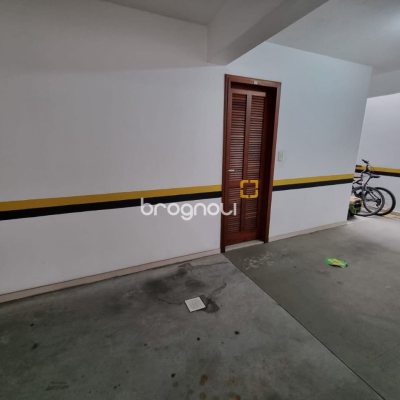 Apartamento com 190m², 3 quartos (sendo 1 suíte), 2 garagens, no bairro Kobrasol em São José