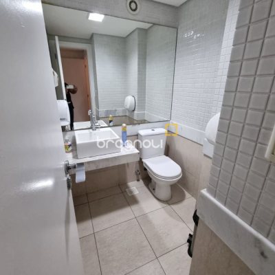 Apartamento com 190m², 3 quartos (sendo 1 suíte), 2 garagens, no bairro Kobrasol em São José