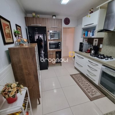 Apartamento com 190m², 3 quartos (sendo 1 suíte), 2 garagens, no bairro Kobrasol em São José