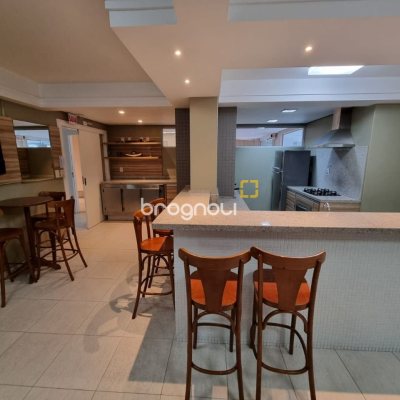 Apartamento com 190m², 3 quartos (sendo 1 suíte), 2 garagens, no bairro Kobrasol em São José