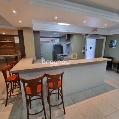 Apartamento com 190m², 3 quartos (sendo 1 suíte), 2 garagens, no bairro Kobrasol em São José