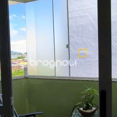 Cobertura com 161m², 3 quartos (sendo 2 suítes), 2 garagens, no bairro Balneário em Florianópolis