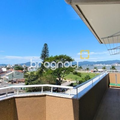Cobertura com 161m², 3 quartos (sendo 2 suítes), 2 garagens, no bairro Balneário em Florianópolis