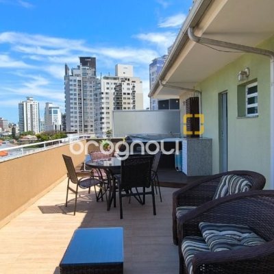 Cobertura com 161m², 3 quartos (sendo 2 suítes), 2 garagens, no bairro Balneário em Florianópolis