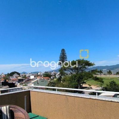 Cobertura com 161m², 3 quartos (sendo 2 suítes), 2 garagens, no bairro Balneário em Florianópolis