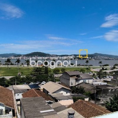 Cobertura com 161m², 3 quartos (sendo 2 suítes), 2 garagens, no bairro Balneário em Florianópolis