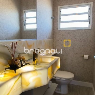 Cobertura com 161m², 3 quartos (sendo 2 suítes), 2 garagens, no bairro Balneário em Florianópolis