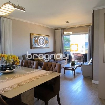Cobertura com 161m², 3 quartos (sendo 2 suítes), 2 garagens, no bairro Balneário em Florianópolis