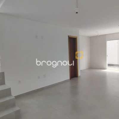 Casa com 90m², 2 quartos (sendo 2 suítes), 1 garagem, no bairro Ingleses em Florianópolis