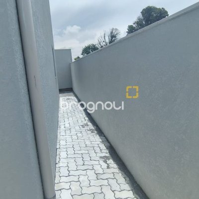 Casa com 90m², 2 quartos (sendo 2 suítes), 1 garagem, no bairro Ingleses em Florianópolis