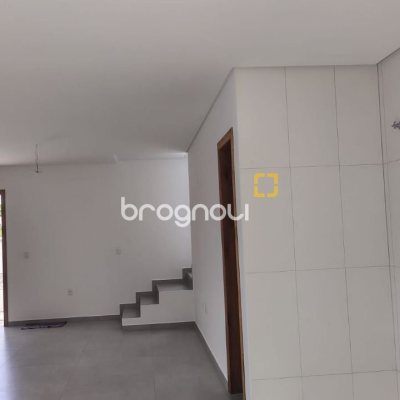 Casa com 90m², 2 quartos (sendo 2 suítes), 1 garagem, no bairro Ingleses em Florianópolis